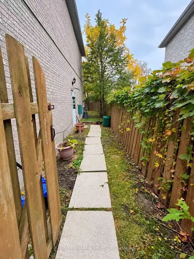 131 Redondo Drive Bsmt, Vaughan, On L4j 7s5