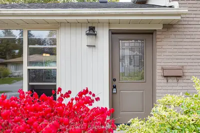 35 Kemano Road, Aurora, On L4g 2y5