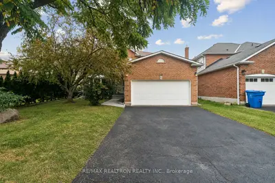 12 Tuch Drive, Georgina, On L4p 3p1
