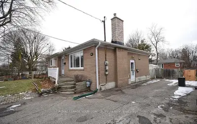 25 Rockport Crescent Lower, Richmond Hill, On L4c 2l5