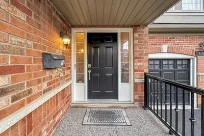 314 Dowson Loop, Newmarket, On L3x 3g2