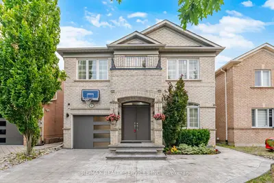 45 Skylark Drive, Vaughan, On L4h 2c3