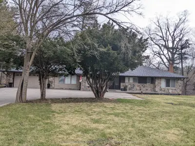 9779 Warden Avenue, Markham, On L6c 1m6