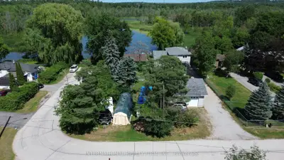 29 Willow Street, East Gwillimbury, On L9n 1j4