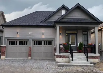 36 Pietrowski Drive, Georgina, On L4p 0k2