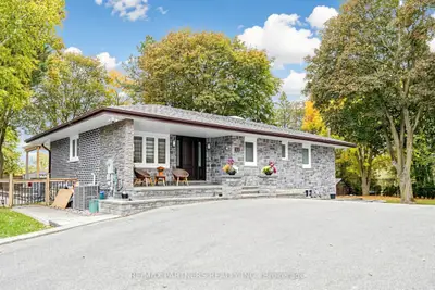 52 Berkeley Court, Markham, On L3r 6l9