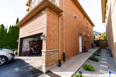 34 Linda Margaret Crescent, Richmond Hill, On L4s 2b6