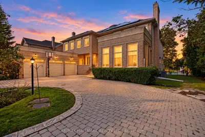 28 Renaissance Court W, Vaughan, On L4j 7w4