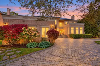 28 Renaissance Court W, Vaughan, On L4j 7w4