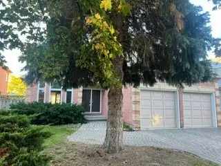 15 Heatherwood Crescent, Markham, On L3r 8x3