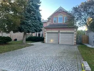 15 Heatherwood Crescent, Markham, On L3r 8x3