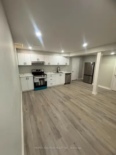 95 Tulip Street, Georgina, On L4p 1c6