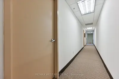 111 Regina Road 10, Vaughan, On L4l 8n5