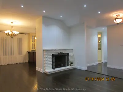 62 Leisure Lane, Richmond Hill, On L4c 4x1