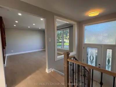 32 Upper King Richard Court, Markham, On L3p 1m1