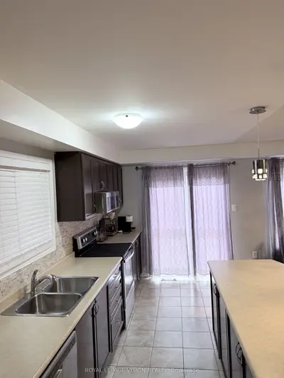 102 Russel Drive, Bradford West Gwillimbury, On L3z 0m7
