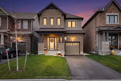 112 Lorne Thomas Place, New Tecumseth, On L9r 0t8