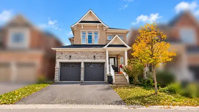 31 Warren Mcbride Crescent, Aurora, On L4g 0w4