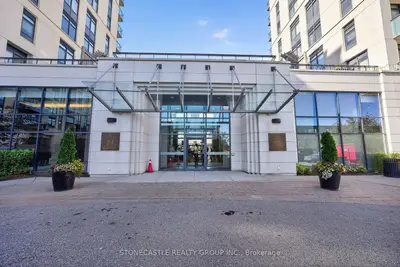 12 Woodstream Boulevard 920, Vaughan, On L4l 8c3