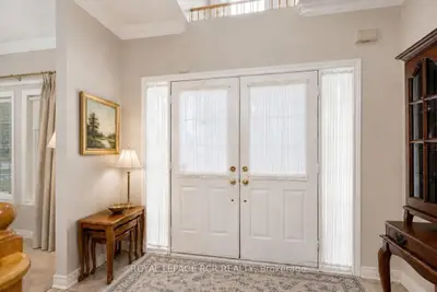 332 King Street, East Gwillimbury, On L0g 1m0