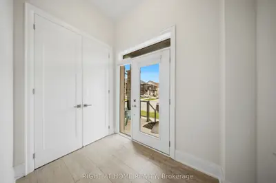 80 Tempel Street, Richmond Hill, On L4e 1k6