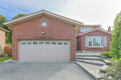 21 Mcquaid Court, East Gwillimbury, On L9n 1e8