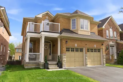 338 Dowson Loop, Newmarket, On L3x 3g3