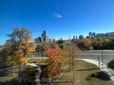8 Cedarland Drive 719, Markham, On L6g 0h4