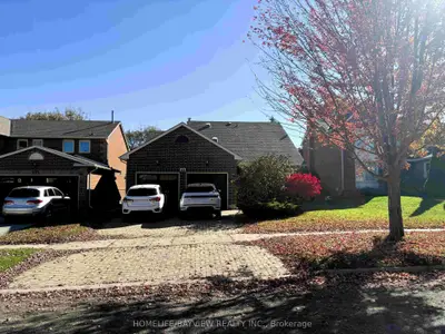 271 John Bowser Crescent, Newmarket, On L3y 7n9
