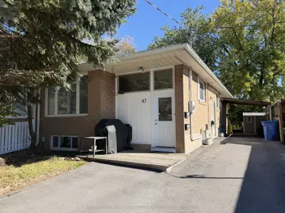 47 Longford Drive Lower, Newmarket, On L3y 2y6