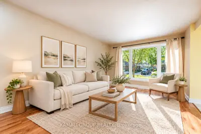 262 Penn Avenue Main, Newmarket, On L3y 2s6
