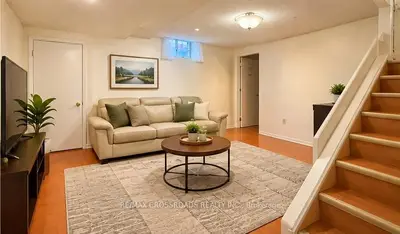 52 Norman Ross Drive, Markham, On L3s 2z1