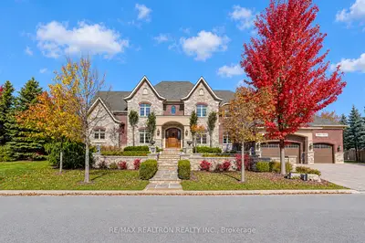 2 Beau Court, Aurora, On L4g 0h4