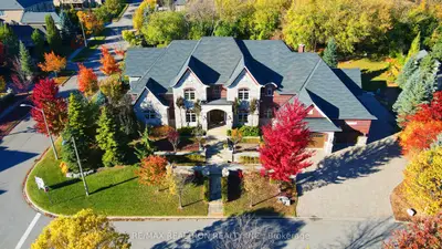 2 Beau Court, Aurora, On L4g 0h4