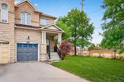 84 Littleriver Court, Vaughan, On L6a 0k4