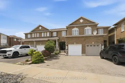 16 Piazza Crescent, Vaughan, On L4h 2c8