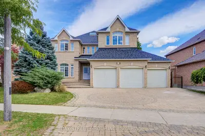 13 Pembrooke Road, Markham, On L6c 2l2