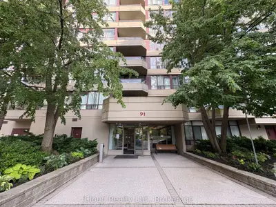 91 Townsgate Drive 710, Vaughan, On L4j 8e8