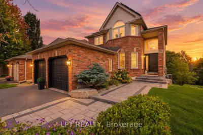 370 Silken Laumann Drive, Newmarket, On L3x 2j1