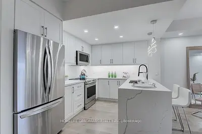 8110 Birchmount Road 912, Markham, On L6g 0e3