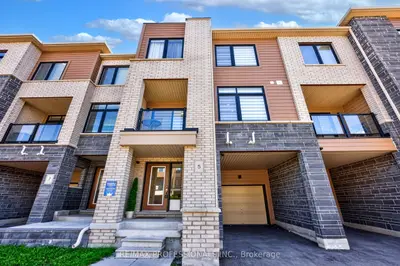 5 Delano Way, Newmarket, On L3x 0l1
