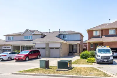 10 Crieff Avenue, Vaughan, On L6a 2b6