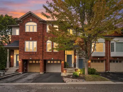 83 Mosaics Avenue, Aurora, On L4g 7l5
