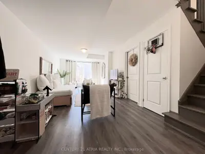 62 Gordon Circle, Newmarket, On L3y 0c9