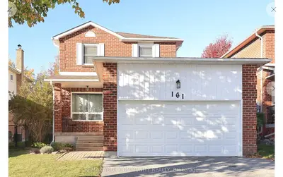 161 Billings Crescent, Newmarket, On L3y 7y1
