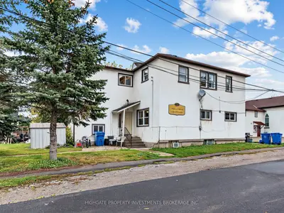8 School Street 5, East Gwillimbury, On L9n 1l1