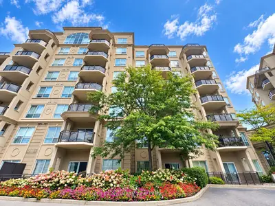 8 Maison Parc Court 512, Vaughan, On L4j 9k5
