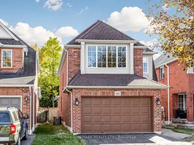 416 Heddle Crescent, Newmarket, On L3x 2j2