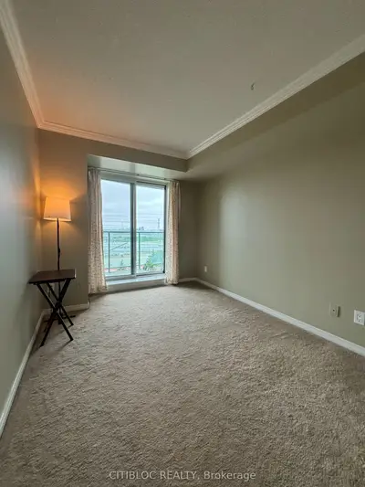 23 Oneida Crescent 708, Richmond Hill, On L4b 0a2