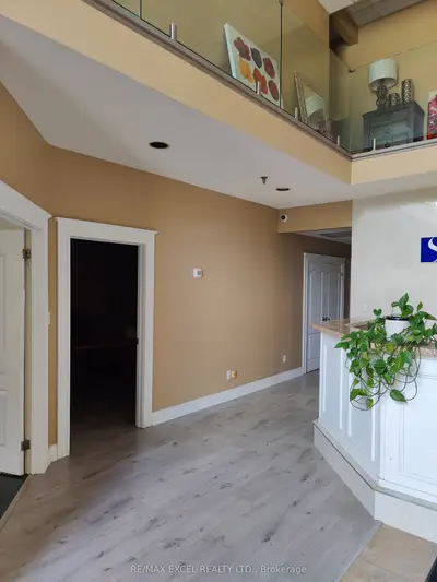 75 Konrad Crescent D, Markham, On L3r 8t8